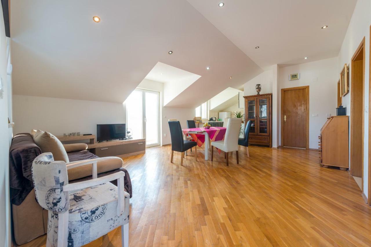 Majestic Lookout - Apartment Rixi Ragusa Esterno foto