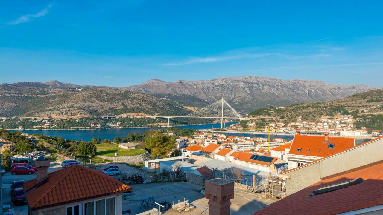 Majestic Lookout - Apartment Rixi Ragusa Esterno foto