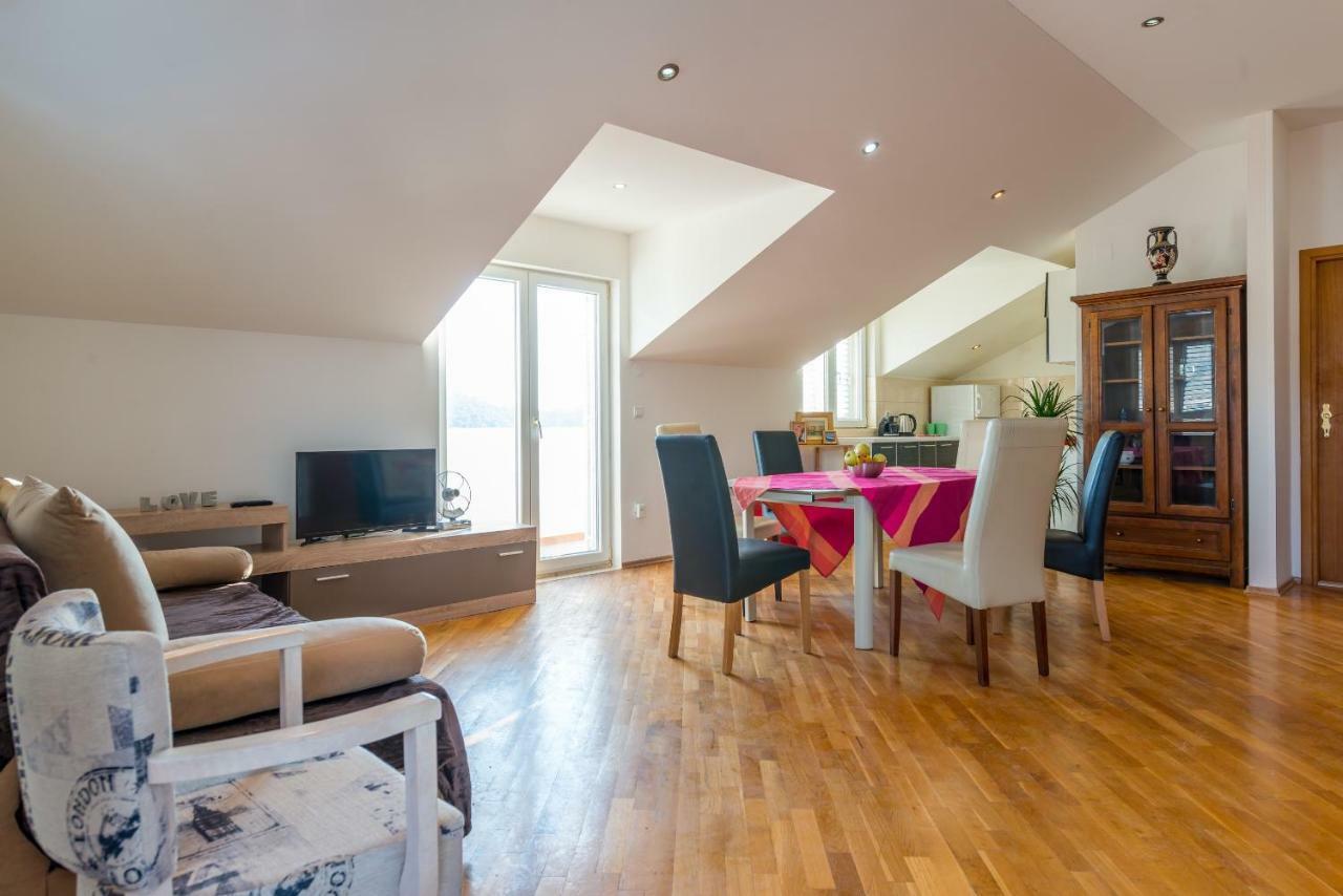 Majestic Lookout - Apartment Rixi Ragusa Esterno foto