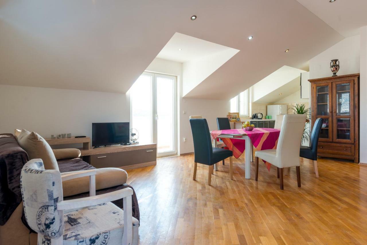 Majestic Lookout - Apartment Rixi Ragusa Esterno foto